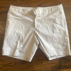 Lululemon khaki shorts size 40
